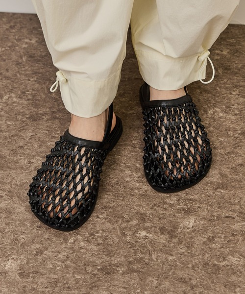 ADAM ET ROPE'(アダムエロペ)の「メッシュフラットサンダル(サンダル・レディース・ブラック/オフホワイト・36/37/38)」の9枚目の写真