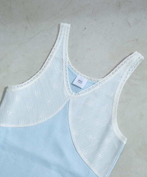 IENA LA BOUCLE（イエナラブークル）の「IENA LA BOUCLE テレコレースコンビタンクトップ（タンクトップ・レディース・ホワイト/サックスブルー/ブラック・FREE）」の2枚目の写真