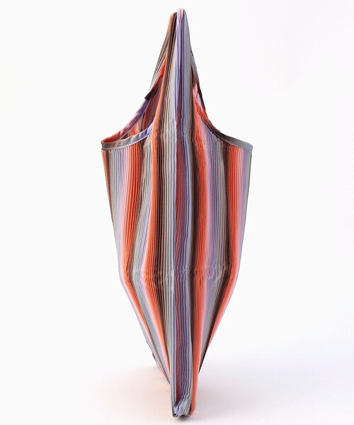 BAGGU（バグー）の「BAGGU/バグゥ PLEATED BAGGU（トートバッグ・レディース・ライトピンク・ONE SIZE）」の2枚目の写真