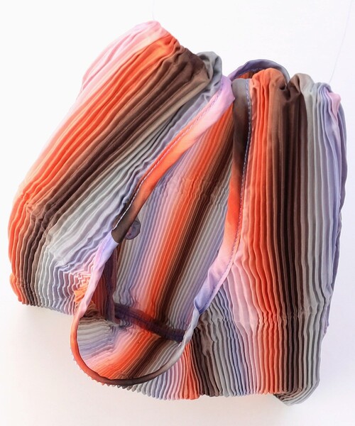 BAGGU（バグー）の「BAGGU/バグゥ PLEATED BAGGU（トートバッグ・レディース・ライトピンク・ONE SIZE）」の7枚目の写真