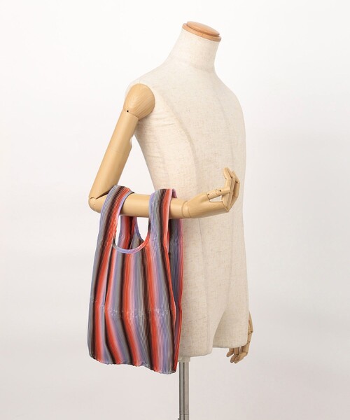 BAGGU（バグー）の「BAGGU/バグゥ PLEATED BAGGU（トートバッグ・レディース・ライトピンク・ONE SIZE）」の9枚目の写真