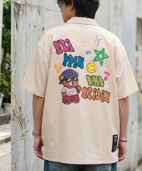 Mac-House(マックハウス)の「オーバーサイズ ランダムグラフィック クマプリントTシャツ(Tシャツ/カットソー・メンズ・ベージュ/ブラック・M/L)」の2枚目の写真