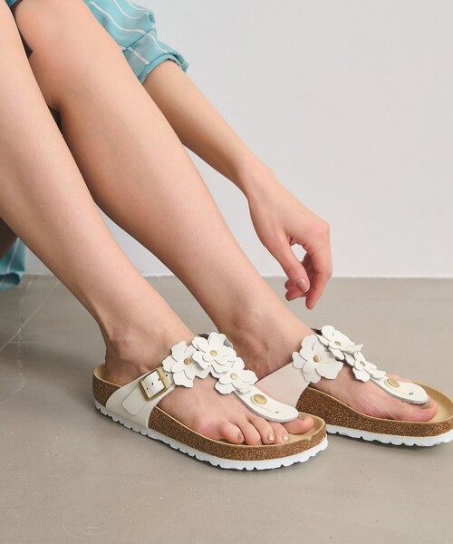 BIRKENSTOCK(ビルケンシュトック)の「【国内EXCLUSIVE】<BIRKENSTOCK>GIZEH フラワー サンダル(サンダル・レディース・ライトピンク/ブラック/ホワイト・36/38/37/35/39)」の6枚目の写真