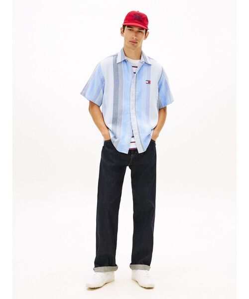 tommy jeans（トミー ジーンズ）の「リラックスストライプショートスリーブシャツ（シャツ/ブラウス・メンズ・ライトブルー・LARGE/X-LARGE/SMALL/MEDIUM）」の2枚目の写真