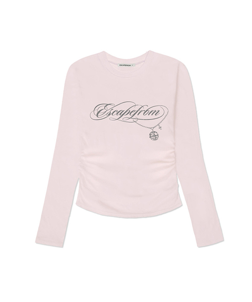 ESCAPEFROM（エスケープフロム）の「ESCF チェーンプリントスリムフィットシャーリングロングスリーブ [4色]（Tシャツ/カットソー・レディース・ピンク/ブラウン/ブラック/アイボリー・MEDIUM）」の4枚目の写真