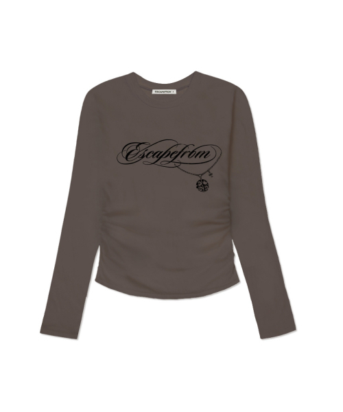 ESCAPEFROM（エスケープフロム）の「ESCF チェーンプリントスリムフィットシャーリングロングスリーブ [4色]（Tシャツ/カットソー・レディース・ピンク/ブラウン/ブラック/アイボリー・MEDIUM）」の8枚目の写真
