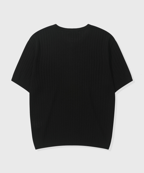 KIIMUIR（キミュア）の「[クロップ] クールタッチヘンリーネックハーフニット_ブラック（Tシャツ/カットソー・メンズ・ブラック・MEDIUM/LARGE/X-LARGE）」の3枚目の写真