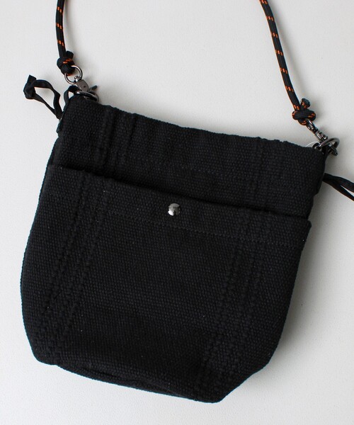 UNIVERSAL OVERALL(ユニバーサルオーバーオール)の「【UNIVERSAL OVERALL】Summer knit purse(ショルダーバッグ・メンズ・オレンジ/ラベンダー/オフホワイト/サックスブルー/ブラック・FREE)」の10枚目の写真