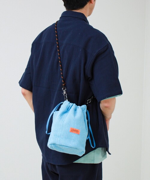 UNIVERSAL OVERALL(ユニバーサルオーバーオール)の「【UNIVERSAL OVERALL】Summer knit purse(ショルダーバッグ・メンズ・オレンジ/ラベンダー/オフホワイト/サックスブルー/ブラック・FREE)」の18枚目の写真