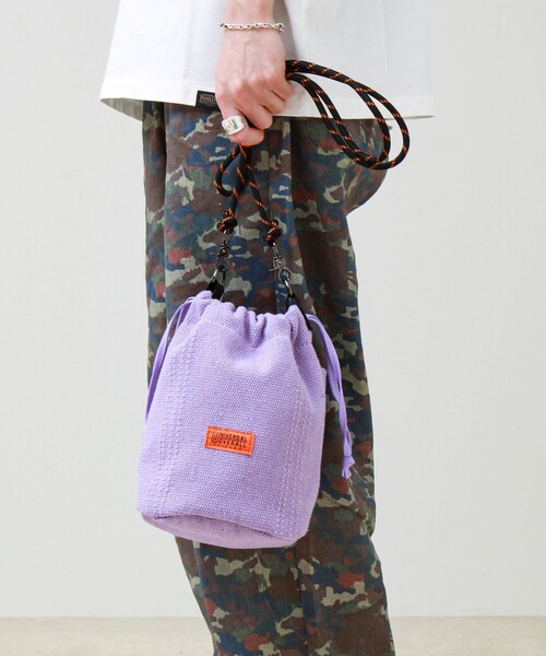 UNIVERSAL OVERALL(ユニバーサルオーバーオール)の「【UNIVERSAL OVERALL】Summer knit purse(ショルダーバッグ・メンズ・オレンジ/ラベンダー/オフホワイト/サックスブルー/ブラック・FREE)」の21枚目の写真