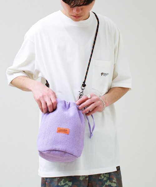 UNIVERSAL OVERALL(ユニバーサルオーバーオール)の「【UNIVERSAL OVERALL】Summer knit purse(ショルダーバッグ・メンズ・オレンジ/ラベンダー/オフホワイト/サックスブルー/ブラック・FREE)」の22枚目の写真