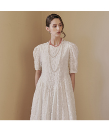 MAXZA（マージャコレクション）の「フラワー刺繍シャーリングパフスリーブロングワンピース（ワンピース）」