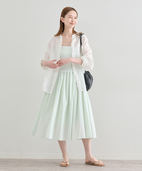 U by SPICK&SPAN（ユーバイスピックアンドスパン）の「Atelier Edition/アトリエ エディション WRINKLE SMOCKED DRESS（ワンピース・レディース・グリーン・FREE）」の2枚目の写真