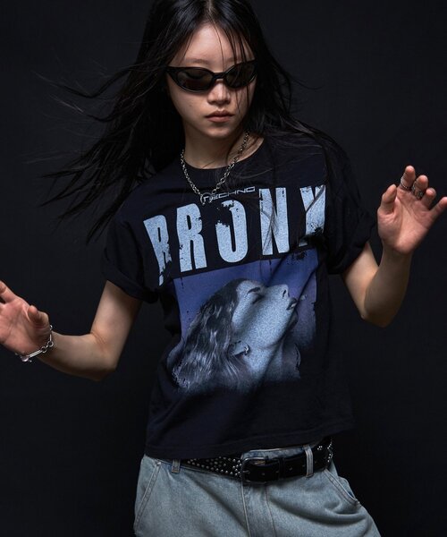 WHO'S WHO gallery(フーズフーギャラリー)の「【KOOKY'N】 BRONX フォトTEE *UNISEX(Tシャツ/カットソー・レディース・ブラック/サックスブルー/ホワイト・SMALL/MEDIUM/LARGE)」の12枚目の写真