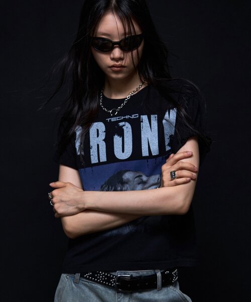 WHO'S WHO gallery(フーズフーギャラリー)の「【KOOKY'N】 BRONX フォトTEE *UNISEX(Tシャツ/カットソー・レディース・ブラック/サックスブルー/ホワイト・SMALL/MEDIUM/LARGE)」の15枚目の写真