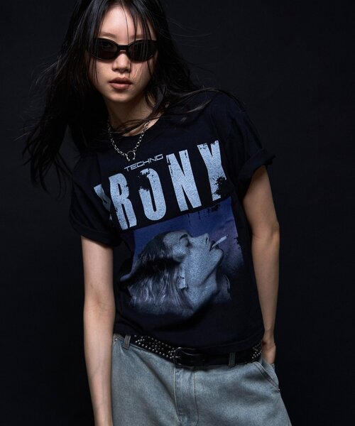 WHO'S WHO gallery(フーズフーギャラリー)の「【KOOKY'N】 BRONX フォトTEE *UNISEX(Tシャツ/カットソー・レディース・ブラック/サックスブルー/ホワイト・SMALL/MEDIUM/LARGE)」の16枚目の写真