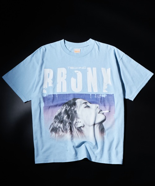 WHO'S WHO gallery(フーズフーギャラリー)の「【KOOKY'N】 BRONX フォトTEE *UNISEX(Tシャツ/カットソー・レディース・ブラック/サックスブルー/ホワイト・SMALL/MEDIUM/LARGE)」の3枚目の写真
