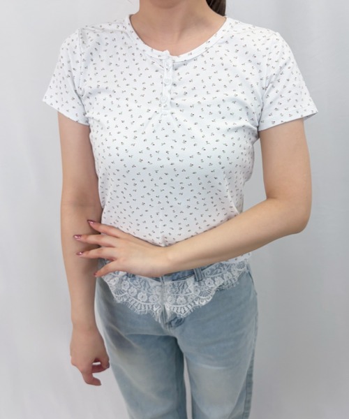 frunco（フランコ）の「【ZOZOTOWN限定】小花柄ヘンリーネックT（Tシャツ/カットソー・レディース・グレー/アイボリー/ネイビー/ホワイト・FREE）」の11枚目の写真