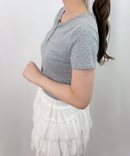 frunco（フランコ）の「【ZOZOTOWN限定】小花柄ヘンリーネックT（Tシャツ/カットソー・レディース・グレー/アイボリー/ネイビー/ホワイト・FREE）」の20枚目の写真