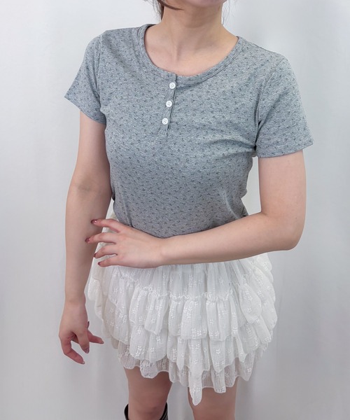 frunco（フランコ）の「【ZOZOTOWN限定】小花柄ヘンリーネックT（Tシャツ/カットソー・レディース・グレー/アイボリー/ネイビー/ホワイト・FREE）」の18枚目の写真