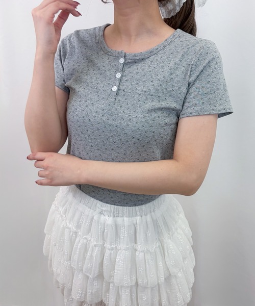 frunco（フランコ）の「【ZOZOTOWN限定】小花柄ヘンリーネックT（Tシャツ/カットソー・レディース・グレー/アイボリー/ネイビー/ホワイト・FREE）」の19枚目の写真