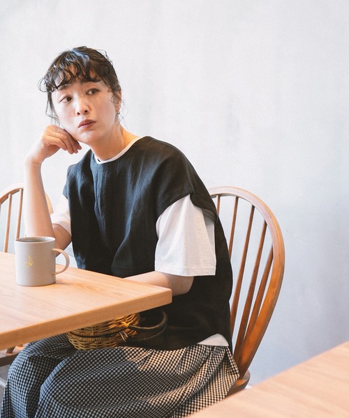 solamonat poche(ソラモナポッシェ)の「RリネンRVベスト(ベスト・レディース・ネイビー/カーキ/キナリ/ブラック・2)」の1枚目の写真