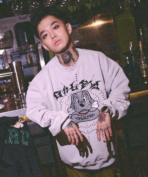 GALFY(ガルフィー)の「【GALFY】鋲中毒スウェット / 【ガルフィー】スタッズ付きスウェット(スウェット・メンズ・チャコール/ブラック/ライトグレー・L/XL)」の3枚目の写真