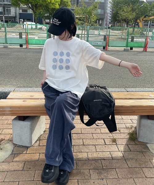 UNDERSTATEMENTs(アンダーステイトメント)の「【ユニセックス】サークルロゴアソートTシャツ(Tシャツ/カットソー・メンズ・ホワイト系/ホワイト系その他・MEDIUM/LARGE)」の12枚目の写真