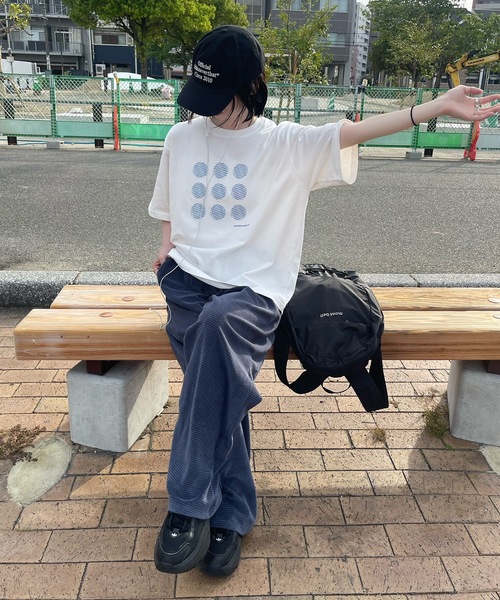 UNDERSTATEMENTs(アンダーステイトメント)の「【ユニセックス】サークルロゴアソートTシャツ(Tシャツ/カットソー・メンズ・ホワイト系/ホワイト系その他・MEDIUM/LARGE)」の14枚目の写真
