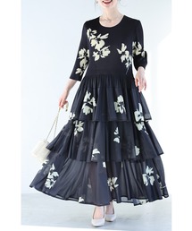 （黒）モノトーンの花咲く段フレアロングワンピース