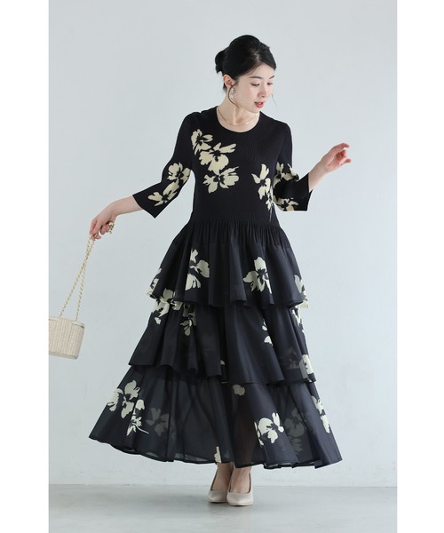 cawaii(カワイイ)の「(黒)モノトーンの花咲く段フレアロングワンピース(ワンピース・レディース・ブラック・FREE)」の16枚目の写真