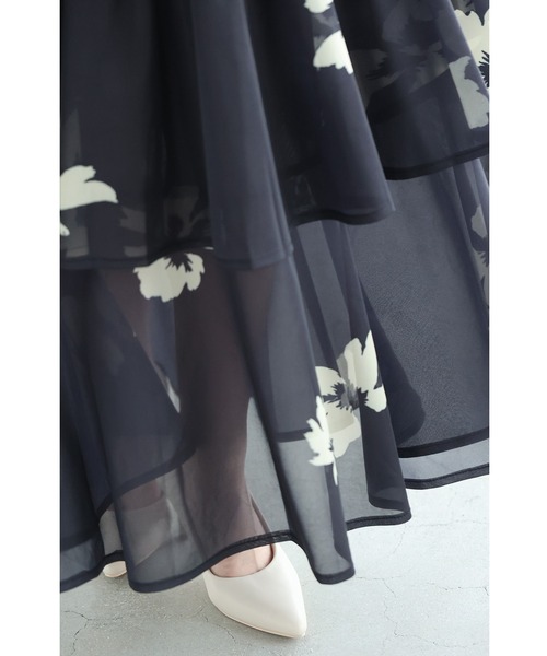 cawaii(カワイイ)の「(黒)モノトーンの花咲く段フレアロングワンピース(ワンピース・レディース・ブラック・FREE)」の13枚目の写真