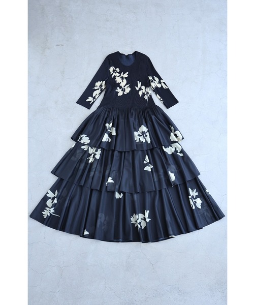 cawaii(カワイイ)の「(黒)モノトーンの花咲く段フレアロングワンピース(ワンピース・レディース・ブラック・FREE)」の11枚目の写真