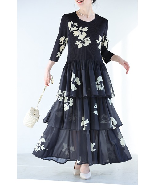 cawaii(カワイイ)の「(黒)モノトーンの花咲く段フレアロングワンピース(ワンピース・レディース・ブラック・FREE)」の9枚目の写真