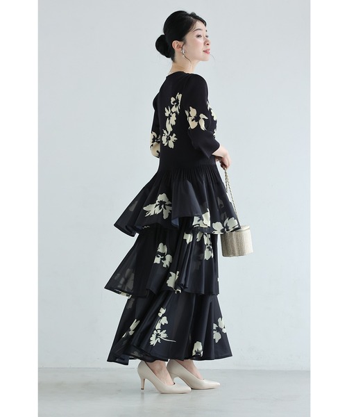 cawaii(カワイイ)の「(黒)モノトーンの花咲く段フレアロングワンピース(ワンピース・レディース・ブラック・FREE)」の7枚目の写真