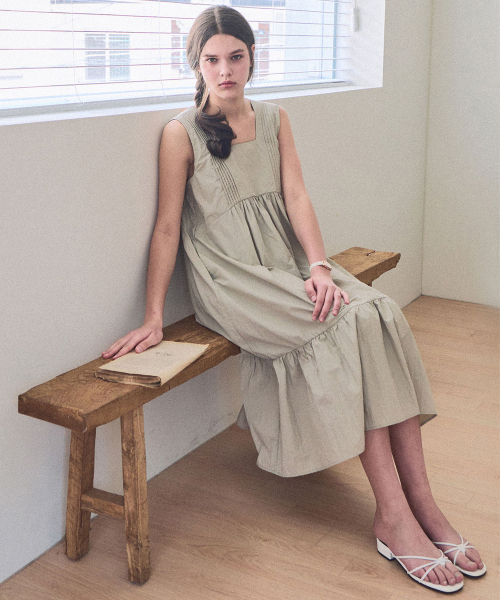 SLOWLOLLI(スローローリ)の「Maren volume dress - Beige(ワンピース・レディース・Beige・FREE)」の2枚目の写真