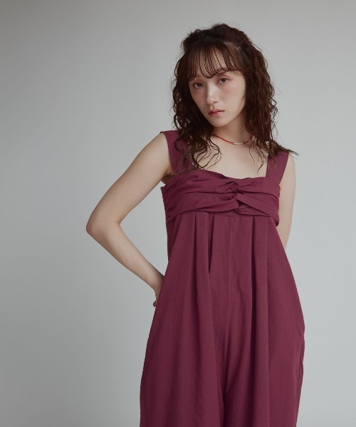 W:Huku(フーク)の「フロント クロス オールインワン(つなぎ/オールインワン・レディース・バーガンディー/ブラック・M)」の3枚目の写真