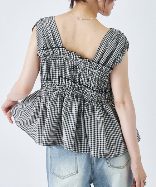 COLONY 2139（コロニートゥーワンスリーナイン）の「【前後2WAY/WEB限定】チェック柄シャーリングノースリブラウス（シャツ/ブラウス・レディース・ブラック/ブラウン・FREE）」の6枚目の写真