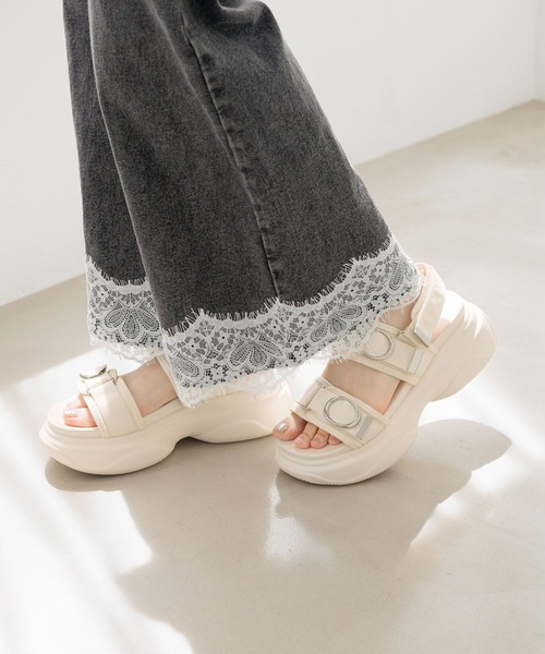 Heather(ヘザー)の「ベルト付きボリュームサンダル 858547(サンダル・レディース・アイボリー/ブラック・M/L)」の10枚目の写真