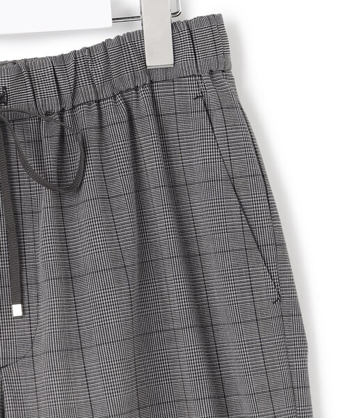 23区 L（ニジュウサンクオオキイサイズ）の「ドライ2WAYストレッチ チェックワイド パンツ（その他パンツ・レディース・グレー系3・44/46/48/50）」の10枚目の写真