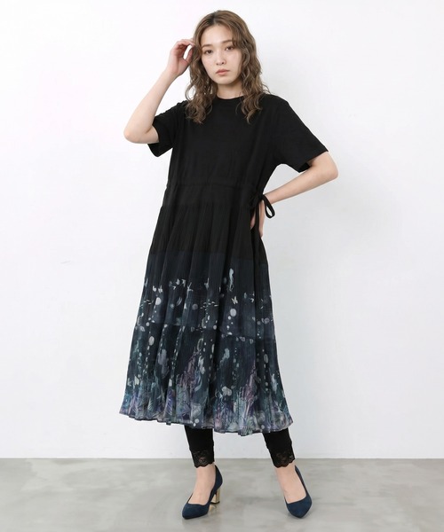 iS ScoLar(イズスカラー)の「562244:天竺xプリーツシフォン 貝殻柄グラデワンピース(ワンピース・レディース・アイボリー/ブラック・M)」の9枚目の写真