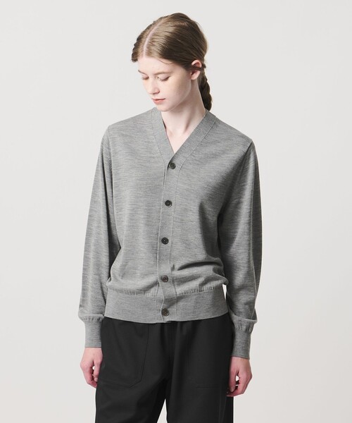 LOEFF(ロエフ)の「<LOEFF>16ゲージ Vネック カーディガン(カーディガン/ボレロ・レディース・コバルトブルー/グレー系/ネイビー・FREE)」の2枚目の写真