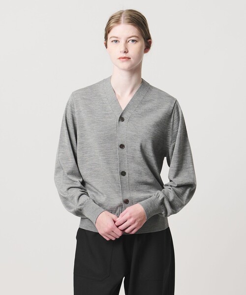 LOEFF(ロエフ)の「<LOEFF>16ゲージ Vネック カーディガン(カーディガン/ボレロ・レディース・コバルトブルー/グレー系/ネイビー・FREE)」の7枚目の写真