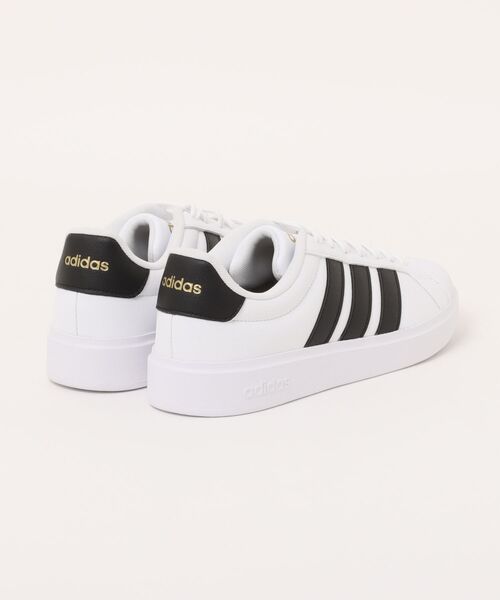 adidas(アディダス)の「adidas アディダス STREETTALK U メンズスニーカー(ストリートトークU) JP8275 フットウェアホワイト/コアブラック/ゴールドメタリック(スニーカー・メンズ・ホワイト×ブラック・25.5cm/26.0cm/26.5cm/27.0cm/27.5cm/28.0cm/29.0cm/30.0cm)」の3枚目の写真