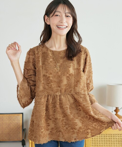 Tiaclasse（ティアクラッセ）の「カットジャガードシフォンチュニック（Tシャツ/カットソー・レディース・ブラック/アイボリー/キャメル・L/M）」の3枚目の写真