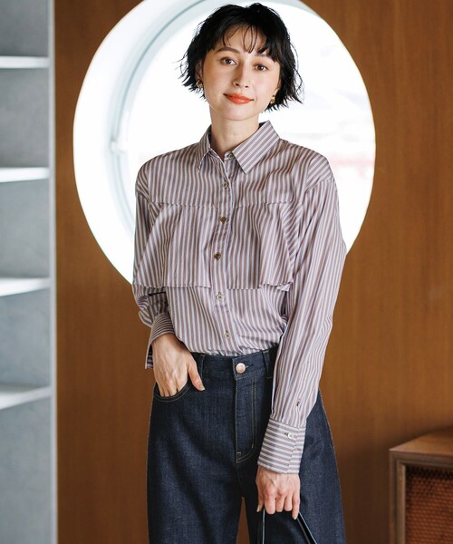 23区(ニジュウサンク)の「CANCLINI ラッフルフレア ブラウス(シャツ/ブラウス・レディース・ブルー系/ダルブルー系1/ダークブラウン系1/オレンジ系1・38)」の1枚目の写真