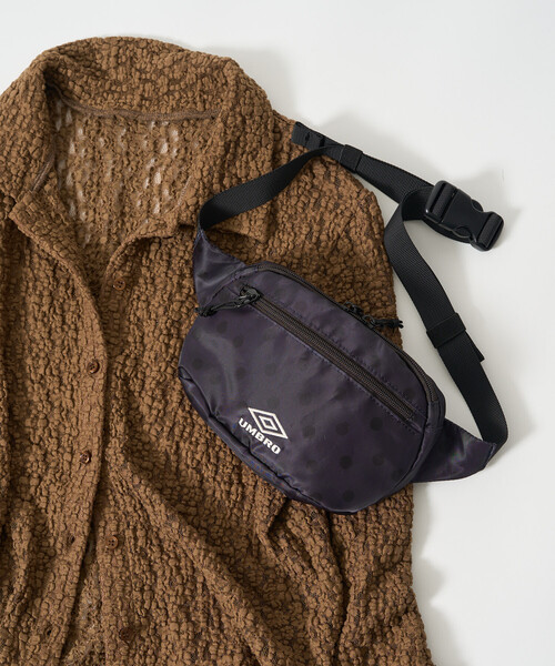 FREAK'S STORE(フリークスストア)の「UMBRO × FREAK'S STORE/アンブロ 別注 ウエストポーチ(ボディバッグ/ウエストポーチ・レディース・ドット/ブラック/ダークブラウン/ナチュラル・ONE SIZE)」の4枚目の写真