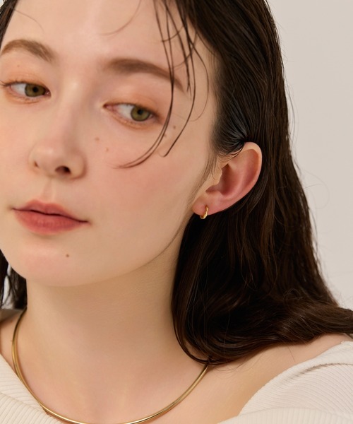 Phoebe(フィービィー)の「【金属アレルギー対応】ニュアンスメタルスナップイヤリング/ニッケルフリー ピアス見え ベーシック 小ぶりフープ(イヤリング・レディース・イエローゴールド/シルバー/シャンパン・FREE)」の13枚目の写真