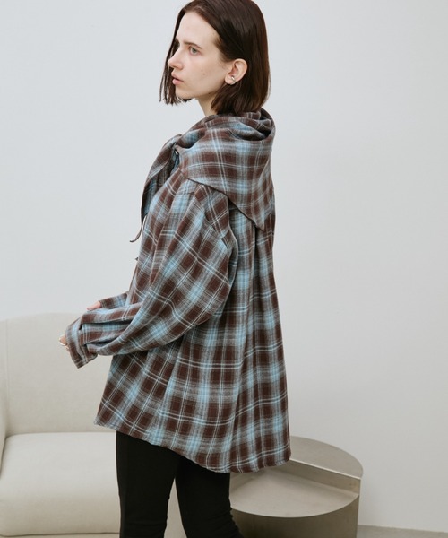 Auntie Rosa Holiday（アンティローザホリデー）の「オンブレチェックスカーフ付きシャツ（シャツ/ブラウス・レディース・ブラウン/ブラック・FREE）」の8枚目の写真