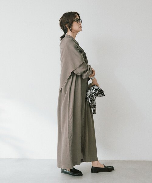 RIVE DROITE（リヴドロワ）の「ストール付ロングシャツワンピース（ワンピース・レディース・グレー系その他/イエロー・38/36）」の5枚目の写真